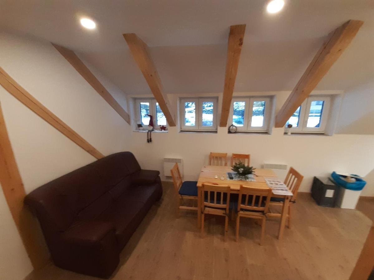 Apartmany Pod Marianskymi Schody 阿尔布勒茨缇策维基泽尔斯基弛霍拉次 外观 照片